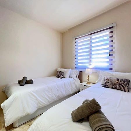 Modern 2 Bedroom Beachside Apartment Nr72 Лос Алказарес Экстерьер фото