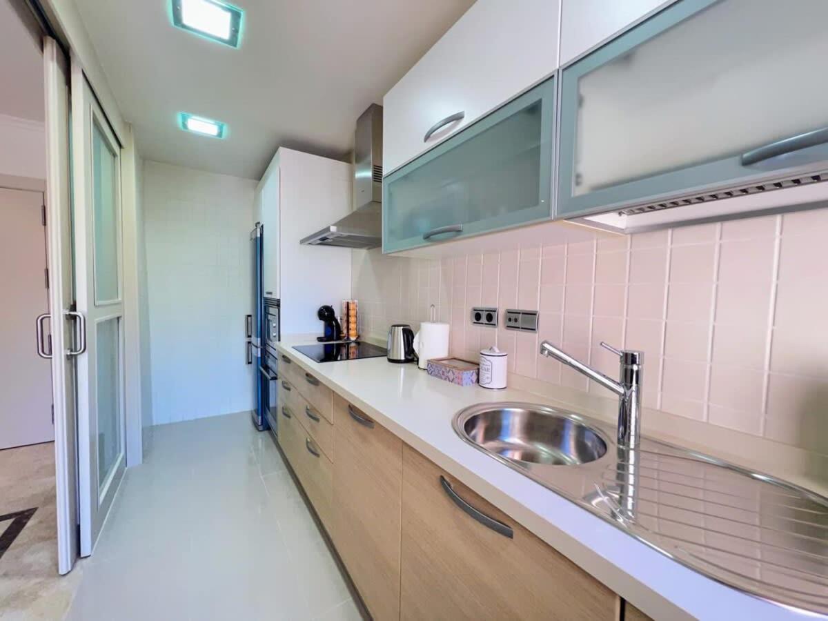 Modern 2 Bedroom Beachside Apartment Nr72 Лос Алказарес Экстерьер фото