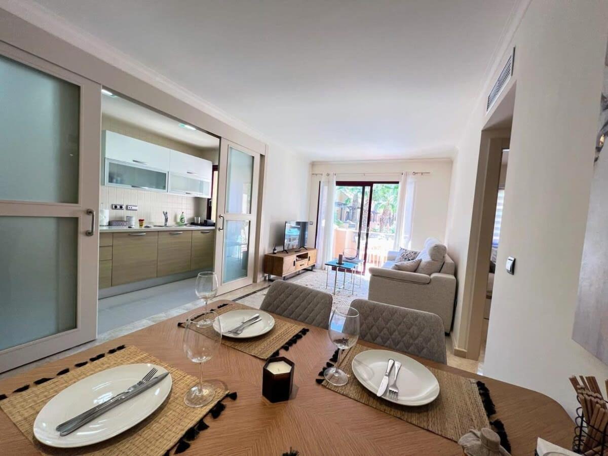 Modern 2 Bedroom Beachside Apartment Nr72 Лос Алказарес Экстерьер фото